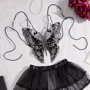 LACE BUTTERFLY PEARL ACCENT TOP